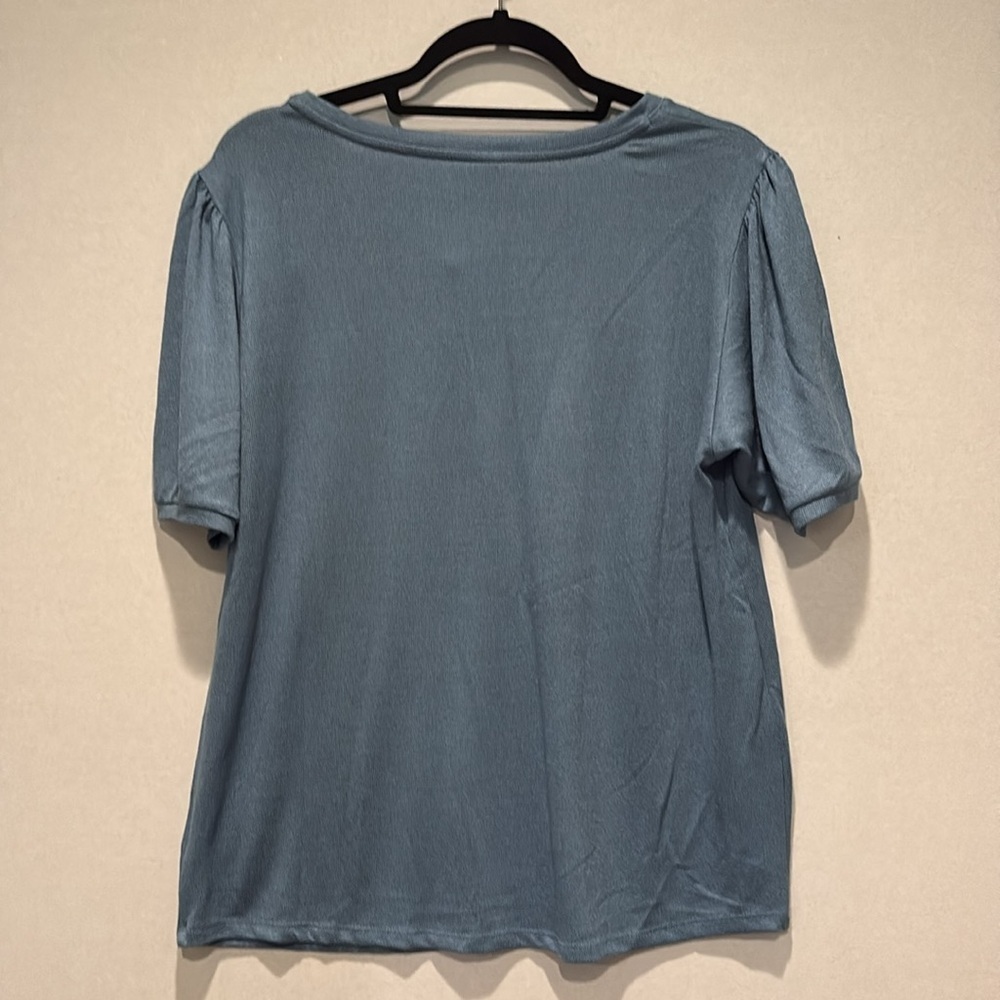 Mod Ref - Women's V-Neck Puff Sleeve Shirts. Size XL. Light Blue and black. NWT - Picture 6 of 11